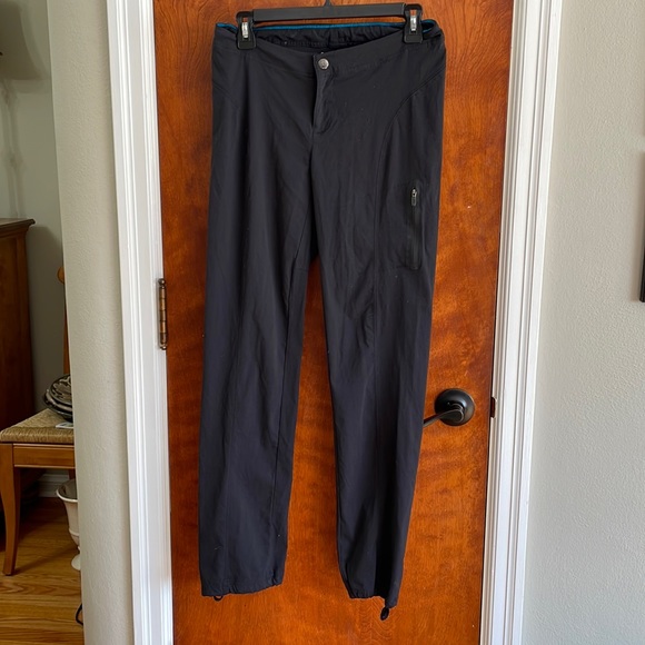 Columbia Omni shield hiking pants. Size 4. Black - Picture 1 of 7